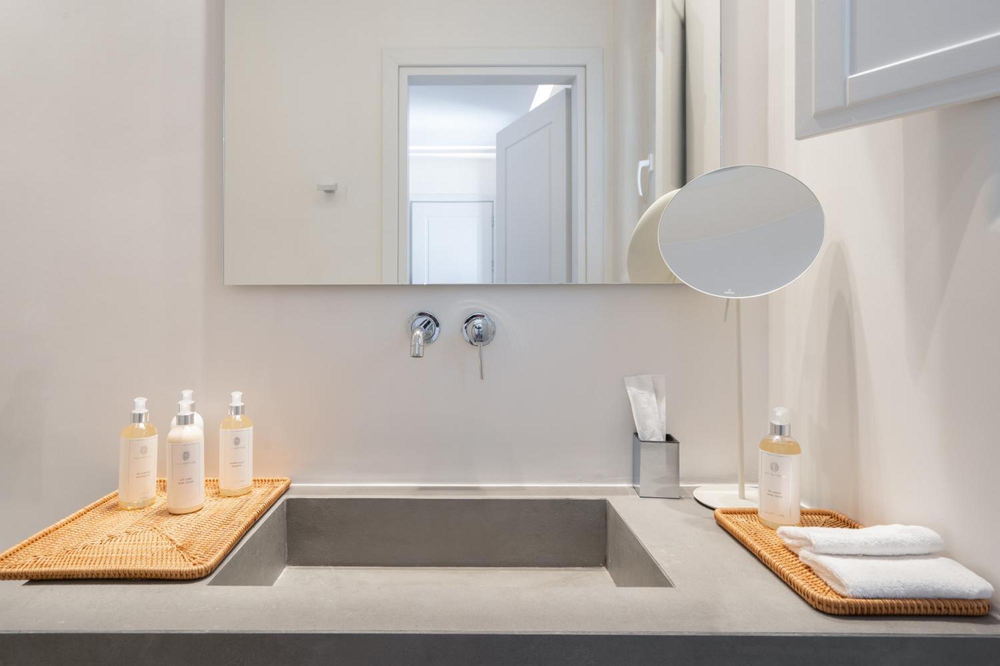 Nero Suites By Nomee Hospitality Group Imerovigli  Bagian luar foto