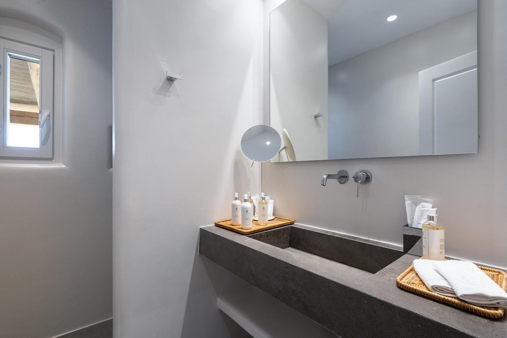 Nero Suites By Nomee Hospitality Group Imerovigli  Bagian luar foto