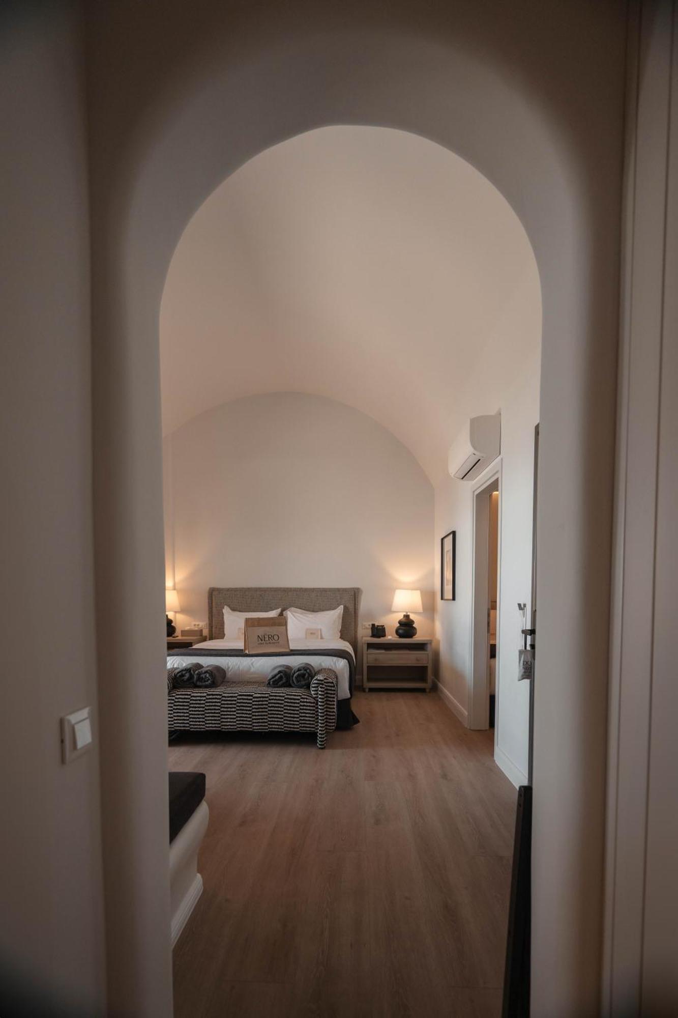 Nero Suites By Nomee Hospitality Group Imerovigli  Bagian luar foto