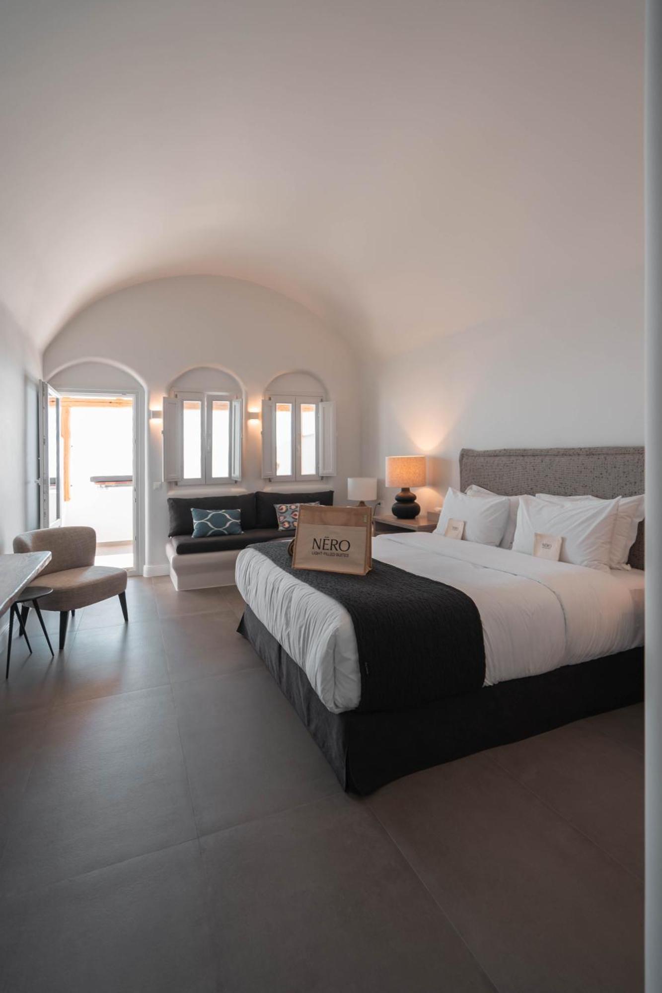 Nero Suites By Nomee Hospitality Group Imerovigli  Bagian luar foto